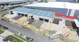 Showrooms / Bulky Goods commercial property leased at 23-25 Ironstone Road Berrinba QLD 4117