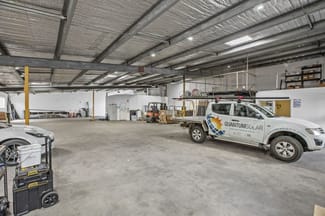 Factory, Warehouse & Industrial commercial property leased at 4/18 Machinery Drive Tweed Heads South NSW 2486