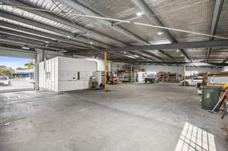 Factory, Warehouse & Industrial commercial property leased at 4/18 Machinery Drive Tweed Heads South NSW 2486