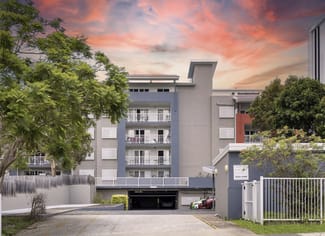 Hotel, Motel, Pub & Leisure commercial property sold at Macgregor QLD 4109