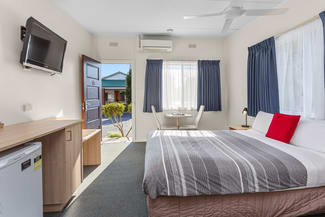 Hotel, Motel, Pub & Leisure commercial property sold at Apollo Bay VIC 3233 Hotel, Motel, Pub & Leisure commercial property sold at Apollo Bay VIC 3233