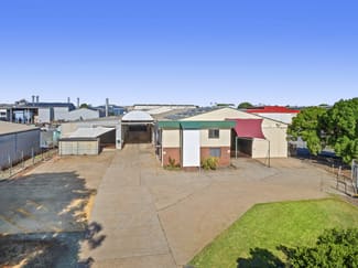 Factory, Warehouse & Industrial commercial property sold at 33 Industrial Avenue Wilsonton QLD 4350