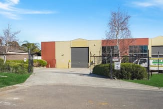 Factory, Warehouse & Industrial commercial property sold at 7 Gordon Street Cranbourne VIC 3977