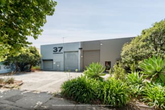 Factory, Warehouse & Industrial commercial property sold at 37-39 Cunningham Street Northcote VIC 3070