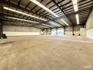 Factory, Warehouse & Industrial commercial property for lease at 27 Harrington Street Arundel QLD 4214
