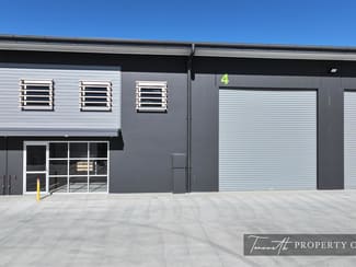 Factory, Warehouse & Industrial commercial property for sale at 4/10 Curtiss Close Taminda NSW 2340