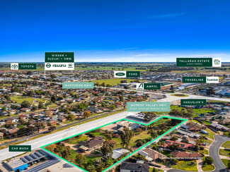 Showrooms / Bulky Goods commercial property for sale at 360-366 & 368-372 Ogilvie Avenue Echuca VIC 3564