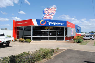 Showrooms / Bulky Goods commercial property leased at 194 Herries Street Toowoomba City QLD 4350 Showrooms / Bulky Goods commercial property leased at 194 Herries Street Toowoomba City QLD 4350