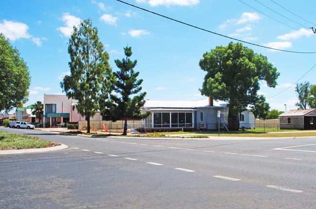 70 Campbell Street Oakey QLD 4401
