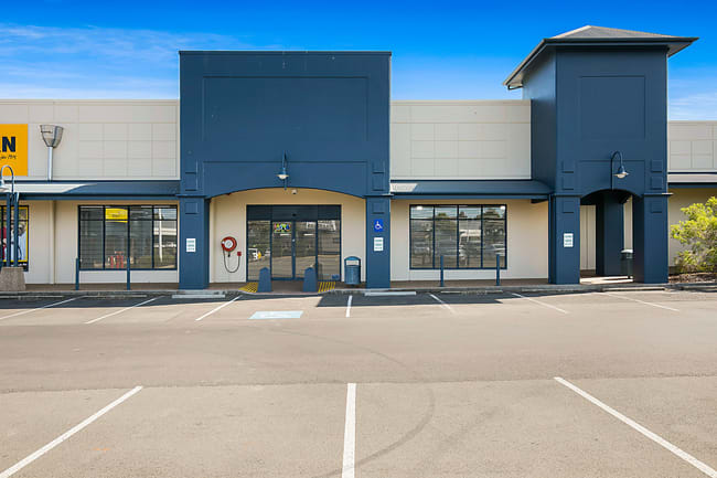 2b/910-912 Ruthven Street Kearneys Spring QLD 4350 2b/910-912 Ruthven Street Kearneys Spring QLD 4350