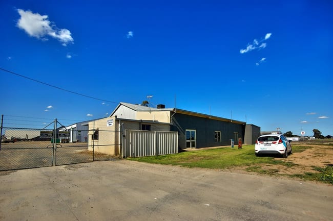 380-382 Ochtertyre Street Deniliquin NSW 2710 380-382 Ochtertyre Street Deniliquin NSW 2710