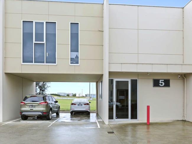 1 and 2/5/35 Progress Street Mornington VIC 3931 1 and 2/5/35 Progress Street Mornington VIC 3931