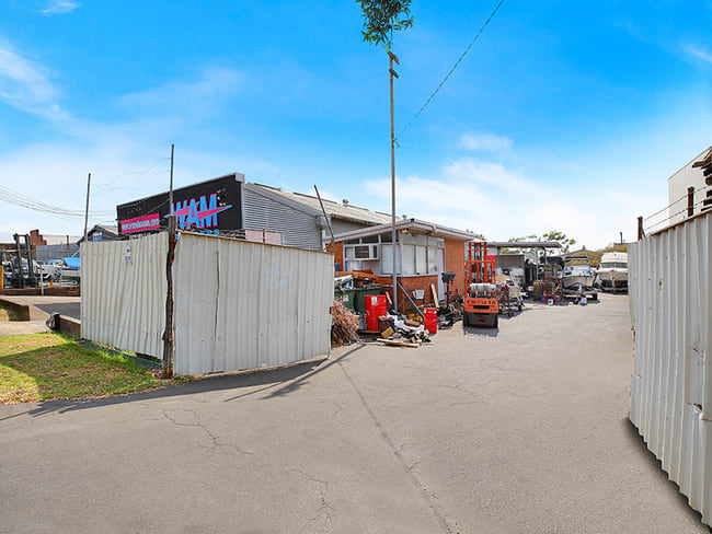 52 Woodfield Boulevard Caringbah NSW 2229 52 Woodfield Boulevard Caringbah NSW 2229