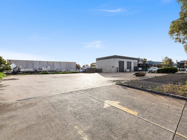 Rear/185 Fairbairn Road Sunshine West VIC 3020 Rear/185 Fairbairn Road Sunshine West VIC 3020