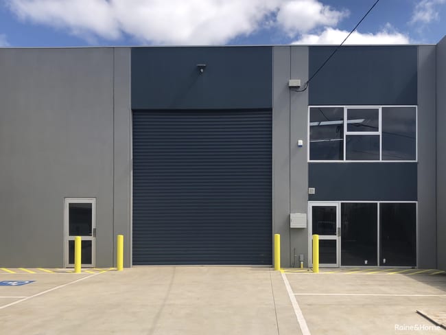 51 Davies Ave Sunshine North VIC 3020 51 Davies Ave Sunshine North VIC 3020