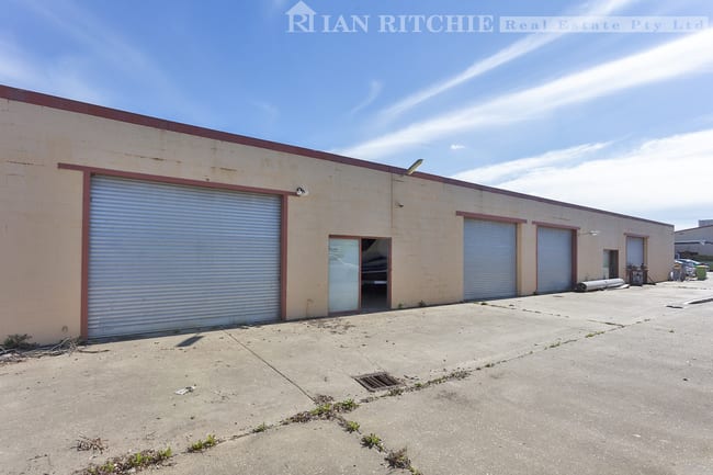 400 Wagga Road Lavington NSW 2641 400 Wagga Road Lavington NSW 2641