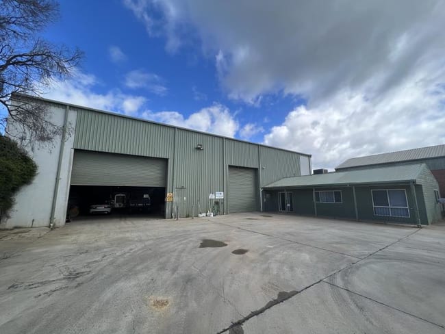 Whole Property/55 Lorn Road Queanbeyan NSW 2620 Whole Property/55 Lorn Road Queanbeyan NSW 2620