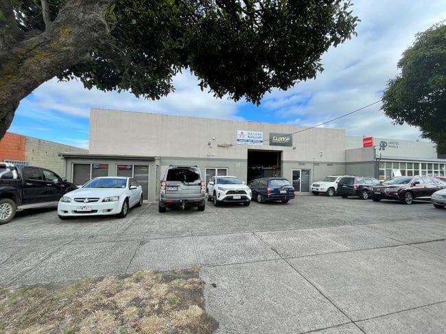 17 Aristoc Road Glen Waverley VIC 3150 17 Aristoc Road Glen Waverley VIC 3150