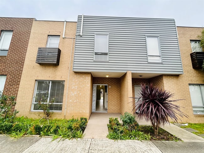 56 Sahi Cresent Roxburgh Park VIC 3064 56 Sahi Cresent Roxburgh Park VIC 3064