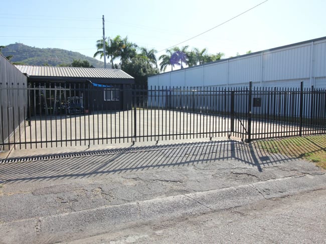 Unit 2/11 Yeatman Street Hyde Park QLD 4812