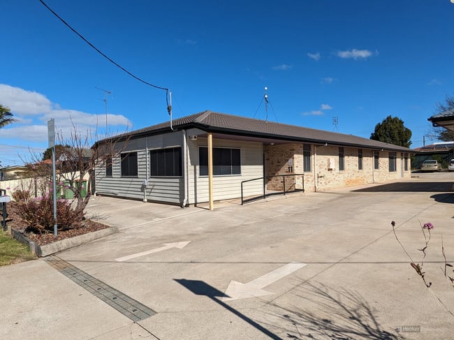 11 Westland Street Rockville QLD 4350 11 Westland Street Rockville QLD 4350