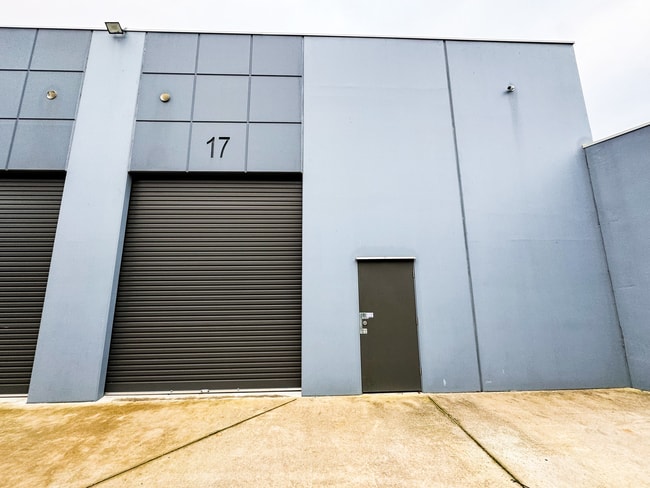17 Cave Place Clyde North VIC 3978 17 Cave Place Clyde North VIC 3978