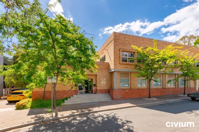 38 Thesiger Court Deakin ACT 2600 38 Thesiger Court Deakin ACT 2600
