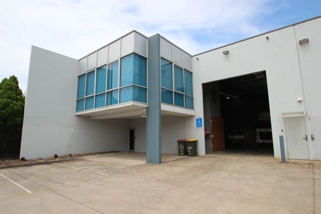1/7 Luso Drive Unanderra NSW 2526
