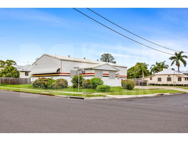 15 Musgrave Street Berserker QLD 4701 15 Musgrave Street Berserker QLD 4701