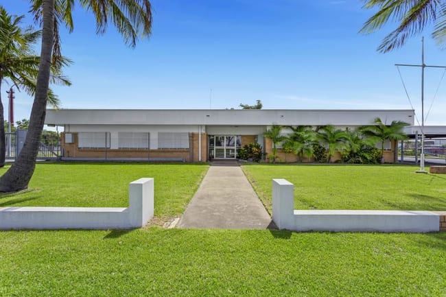 Ground  Unit 1/197 Richardson Road Kawana QLD 4701