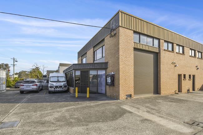 1/16 Ralph Black Drive North Wollongong NSW 2500