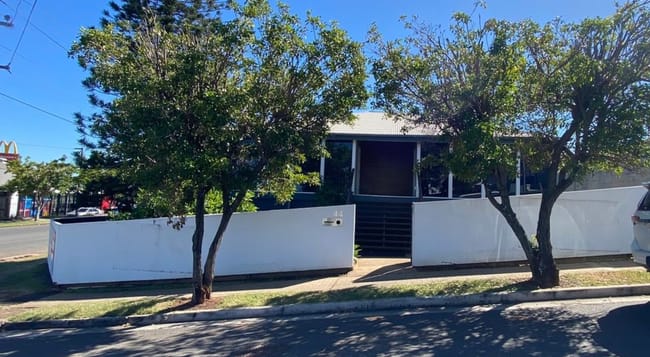 44 Roseberry Street Gladstone QLD 4680 44 Roseberry Street Gladstone QLD 4680