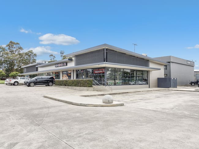 Shop 5/21 Lavin Crescent Werrington NSW 2747