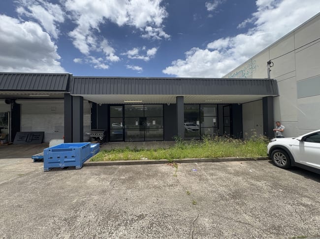 242 Jacaranda Avenue Kingston QLD 4114 242 Jacaranda Avenue Kingston QLD 4114