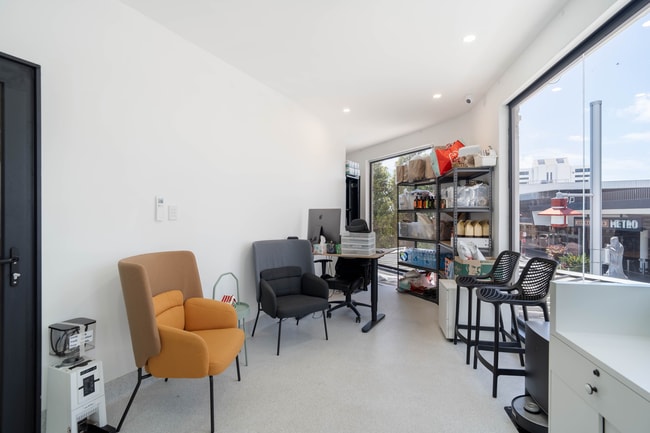 1B/2 Davenport St Southport QLD 4215
