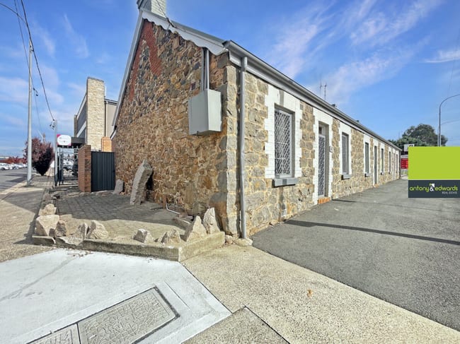 64 Goldsmith Street Goulburn NSW 2580 64 Goldsmith Street Goulburn NSW 2580