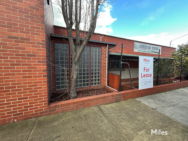 20 Ford Crescent Thornbury VIC 3071 20 Ford Crescent Thornbury VIC 3071