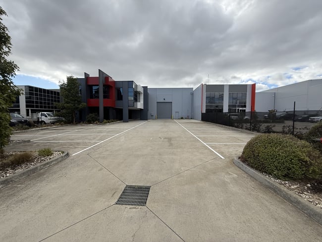 16 Commercial Drive Lynbrook VIC 3975 16 Commercial Drive Lynbrook VIC 3975