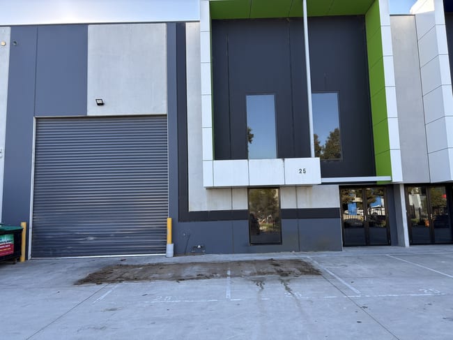 25 Atlantic Drive Keysborough VIC 3173