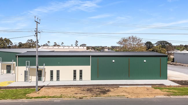 385 Commercial Street West Mount Gambier SA 5290 385 Commercial Street West Mount Gambier SA 5290