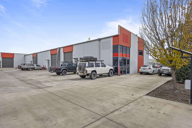 1/18 Coronet Street Wendouree VIC 3355 1/18 Coronet Street Wendouree VIC 3355