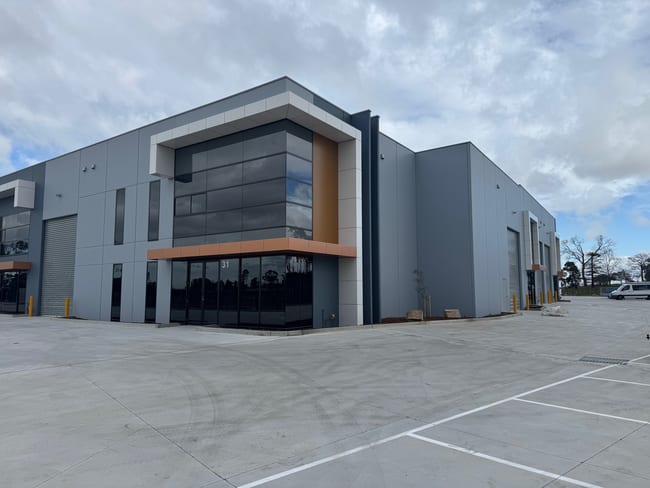 31 Zinc Circuit Cranbourne North VIC 3977 31 Zinc Circuit Cranbourne North VIC 3977