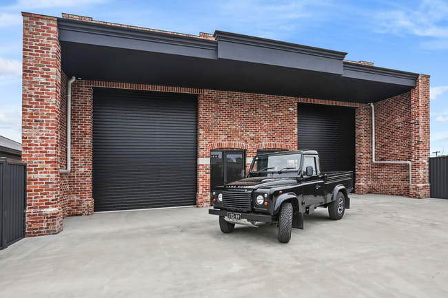 14a & 14b Riversdale Road Newtown VIC 3220