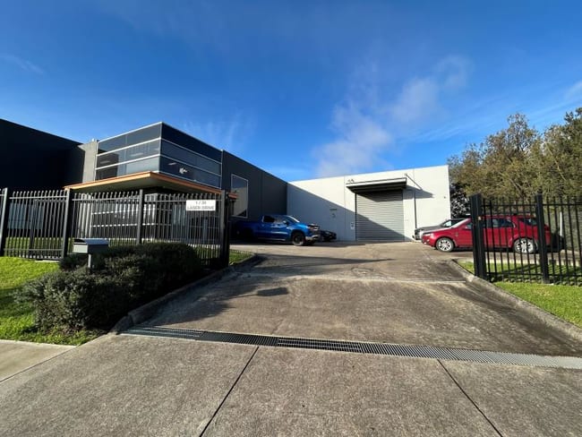 55 Henderson Road Rowville VIC 3178 55 Henderson Road Rowville VIC 3178