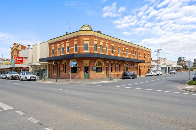 87 Napier St St Arnaud VIC 3478 87 Napier St St Arnaud VIC 3478