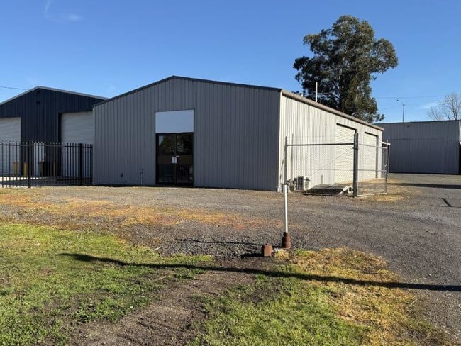 11 Abbott Street Hamilton VIC 3300 11 Abbott Street Hamilton VIC 3300