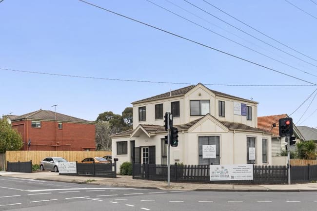 261 Waterdale Road Ivanhoe VIC 3079 261 Waterdale Road Ivanhoe VIC 3079