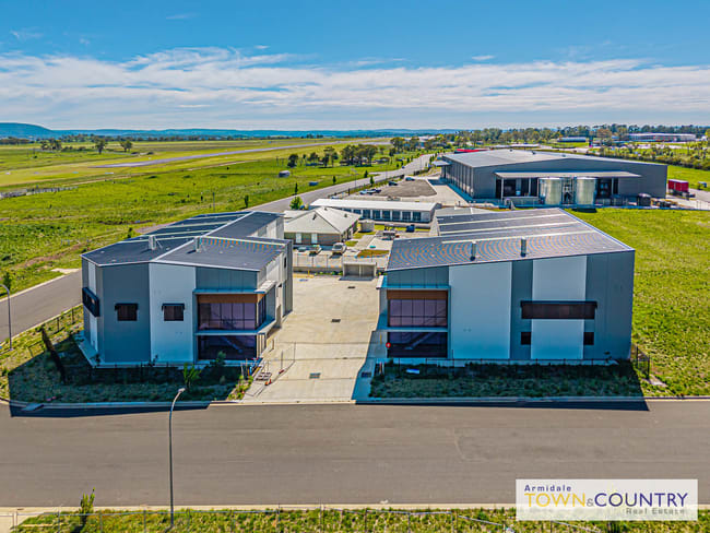 1 / 26 Cameron Drive Armidale NSW 2350 1 / 26 Cameron Drive Armidale NSW 2350