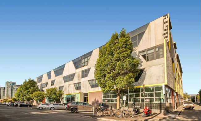 207/15-87 Gladstone Street South Melbourne VIC 3205 207/15-87 Gladstone Street South Melbourne VIC 3205