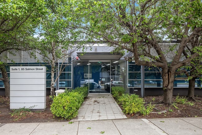 1/85 Salmon Street Port Melbourne VIC 3207 1/85 Salmon Street Port Melbourne VIC 3207